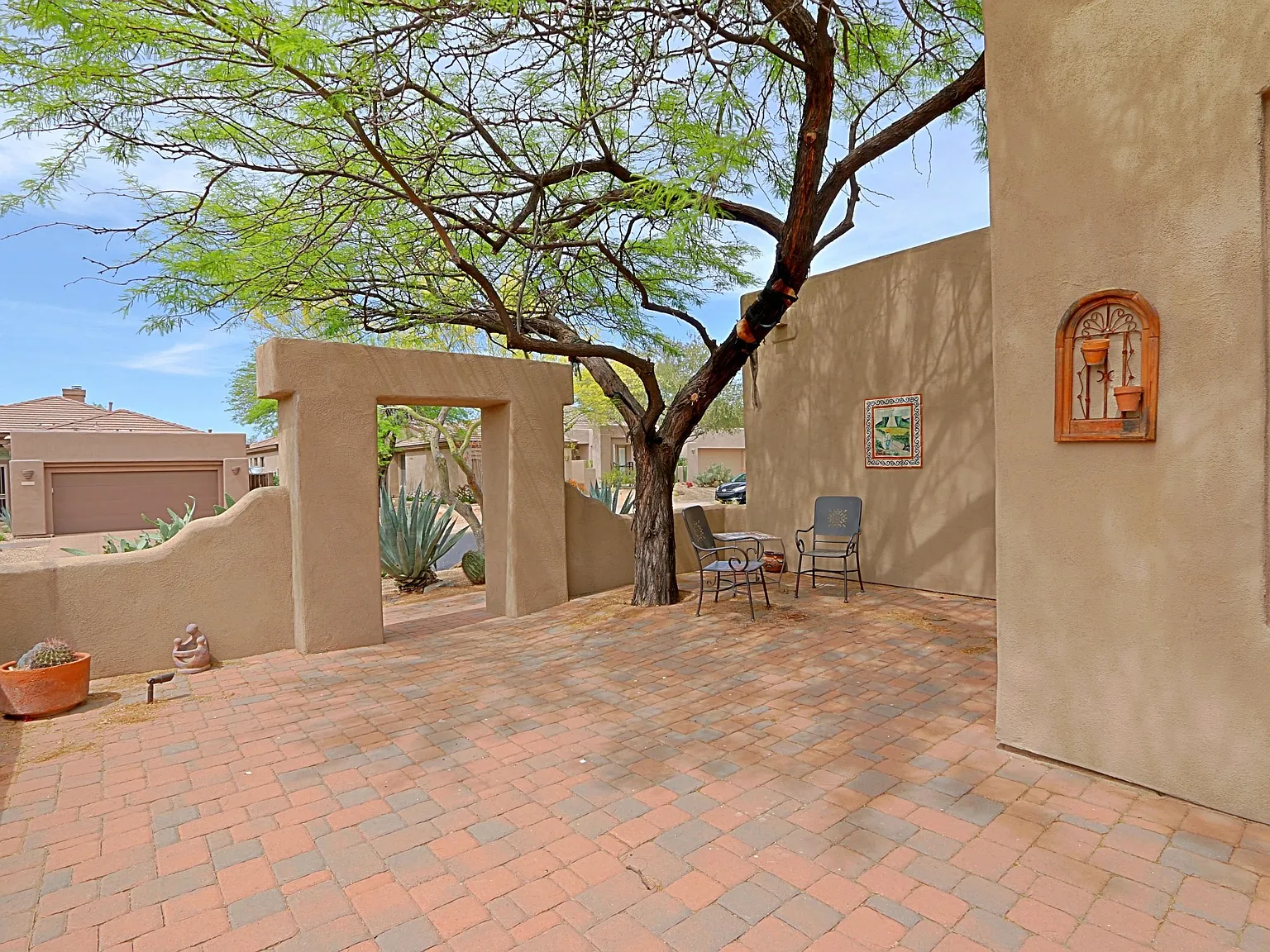 2 bed, 2.0 bath, 1974 sqft, $2,500 — Photo 3