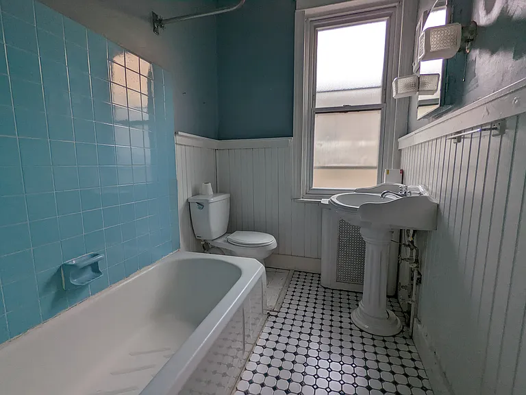 2501-meredith-st-2-11