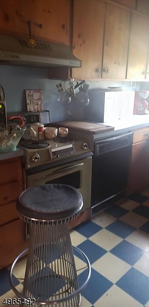 2nd image of 27 Worman Rd