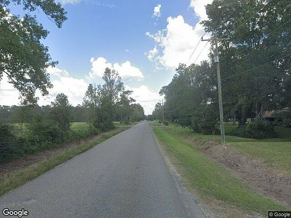 Exterior Neighborhood (street photo)