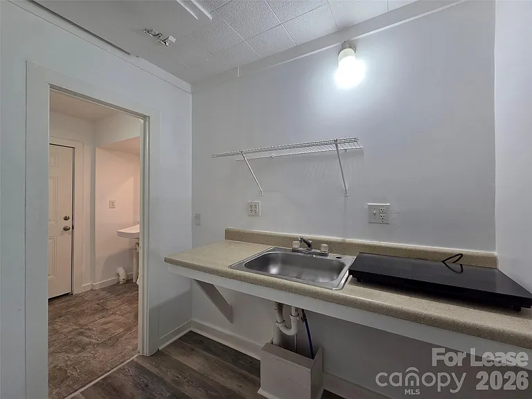 805 S Confederate Ave — Photo 5