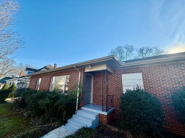 516 Ferry St NE, Decatur, AL 35601