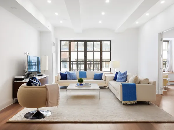 43 West 64th Street image 1 of 9