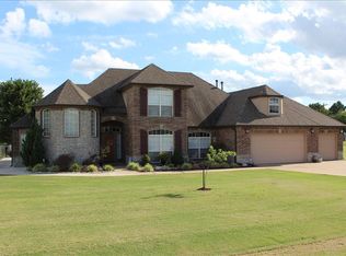 15381 Colonial Ln, Skiatook, OK 74070