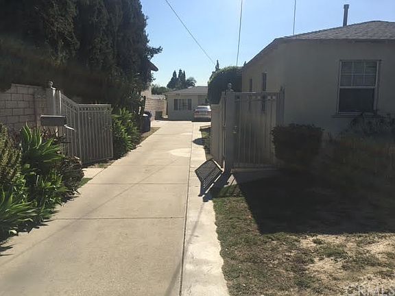 Driveway to back house