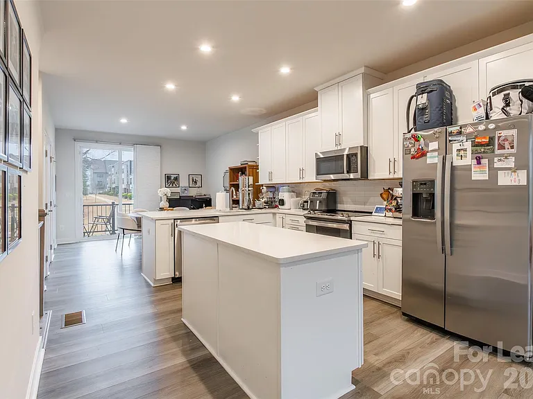 924 Broad River Ln — Photo 8
