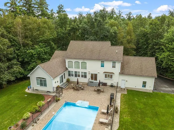 94 Island Pond Road, Derry, NH 03038