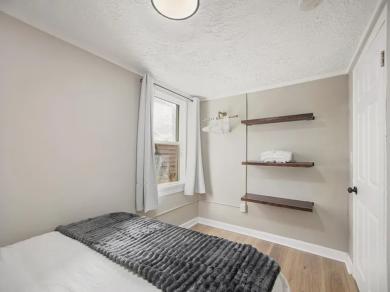 417 6th St NW — Photo 9