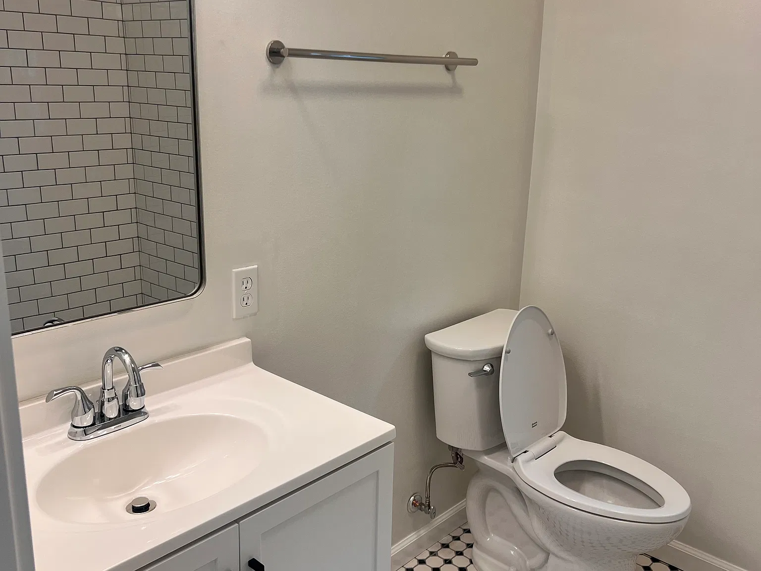 2 bed, 1100 sqft, $1,250 — Photo 4
