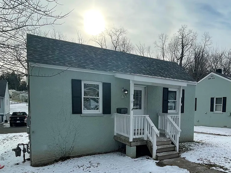 99 Alexandria Pike — Photo 1