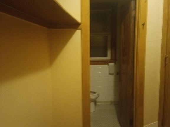 5th image of 3042 N Lockwood Ave Unit 1