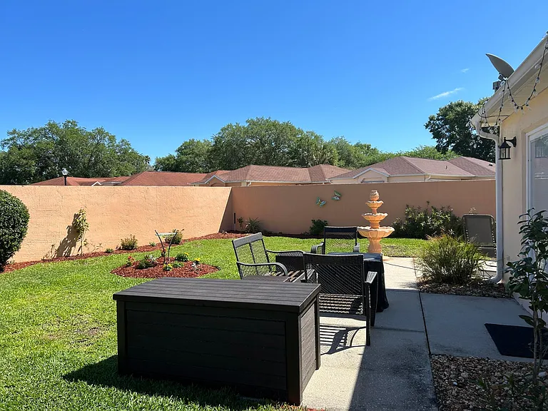 1201 Flores Ave — Photo 6