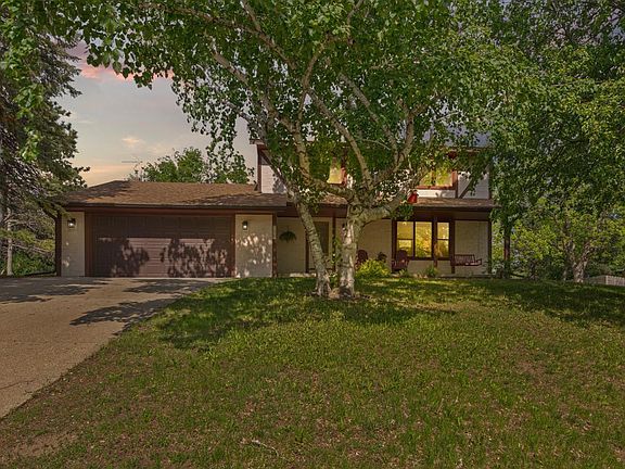 3rd image of 735 Birch Ln