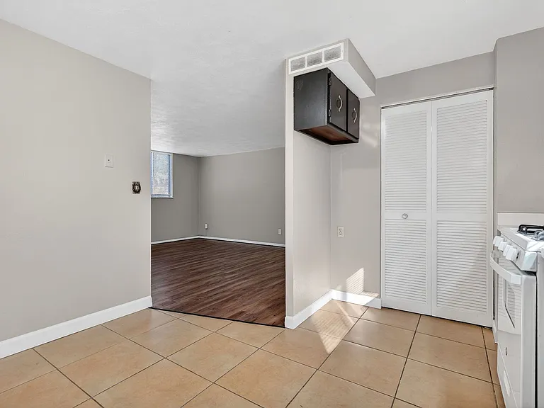 3629 N Leroy Ave — Photo 20