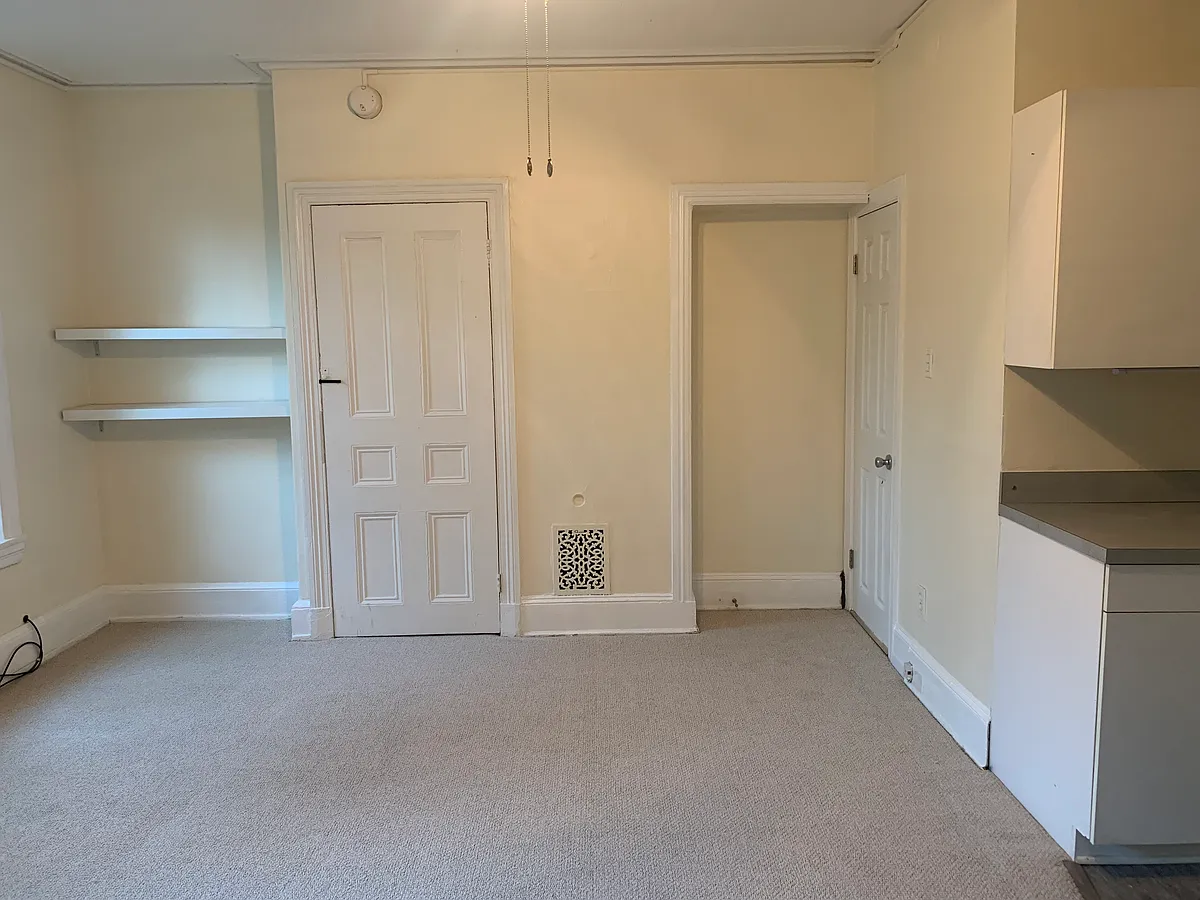 Building Photo - 556 N 17th St #2