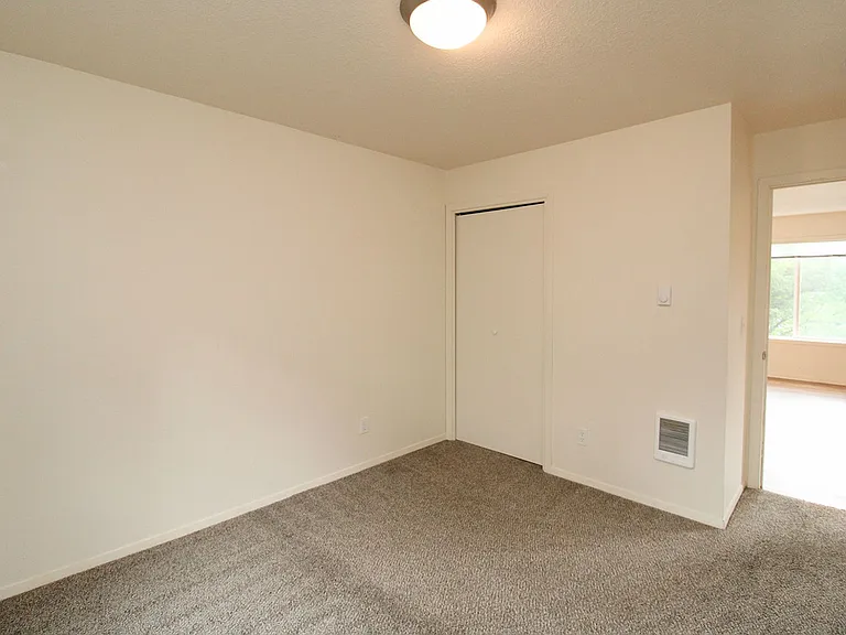McKenzie Court — Photo 21