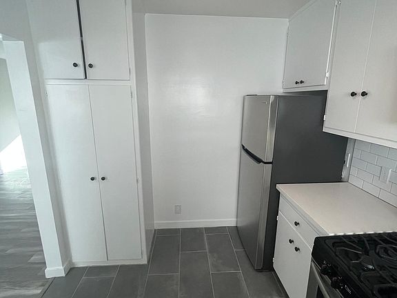 5th image of 7254 Hollywood Blvd #0