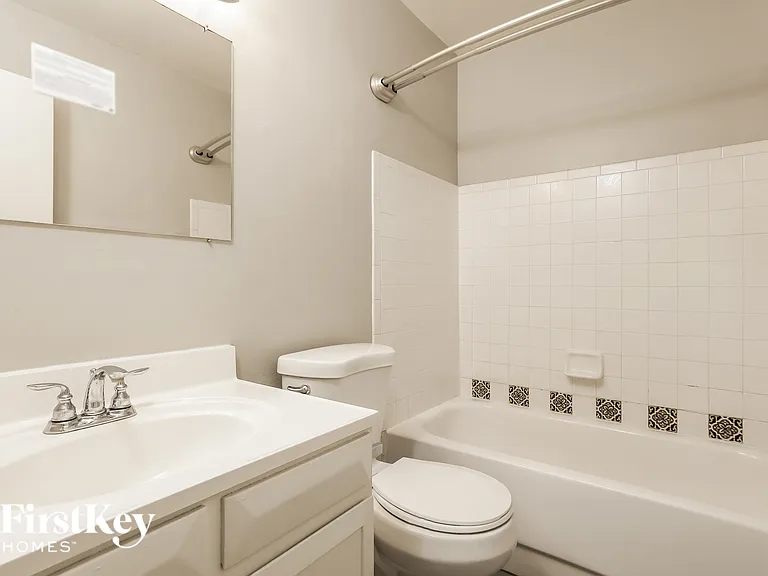 9047 N 36th Dr — Photo 13