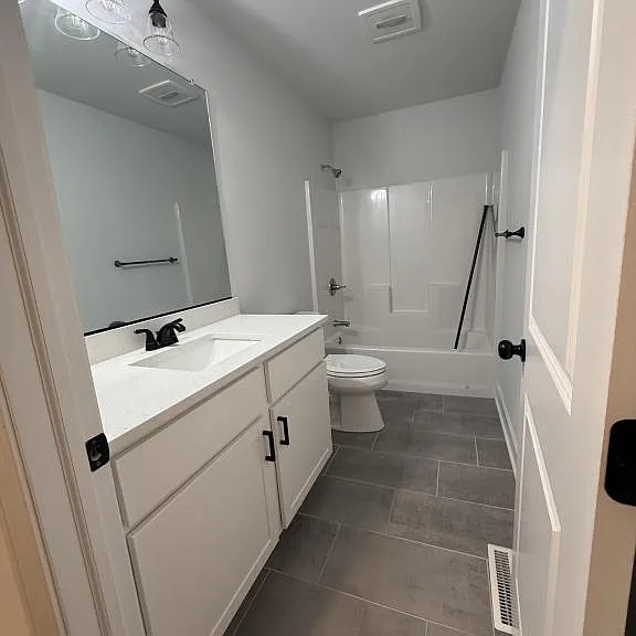 32B Fonda Rd — Photo 7