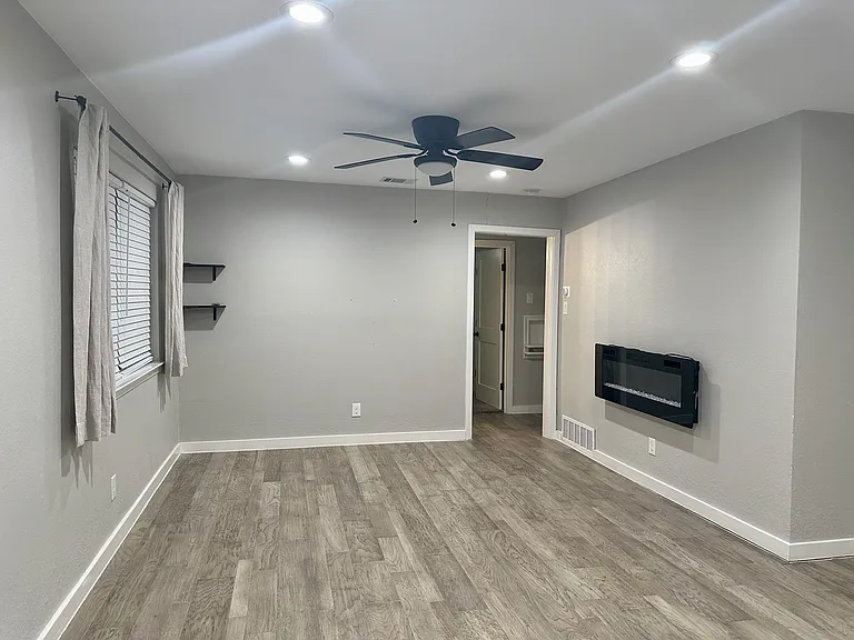2970 Mark Twain Dr — Photo 5
