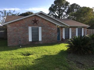 1308 Hospital Dr, Angleton, TX 77515