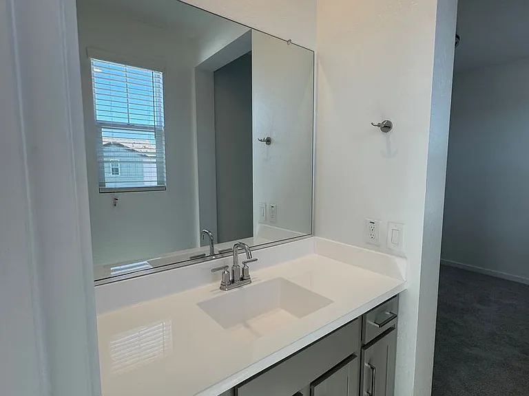2442 W Maximo Way — Photo 20