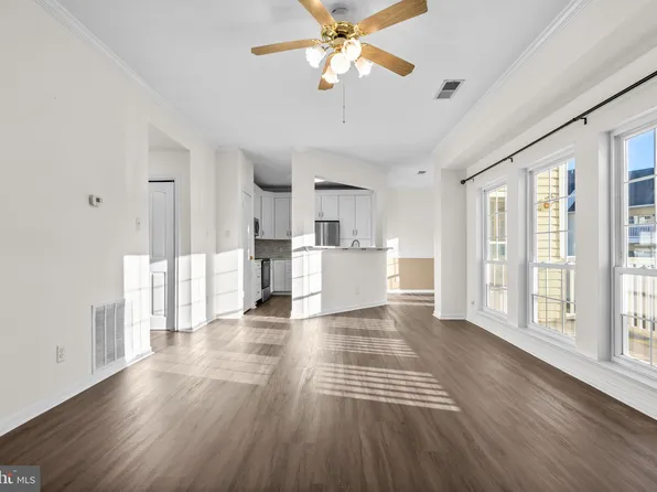 664 Gateway Dr SE Unit 314, Leesburg, VA 20175