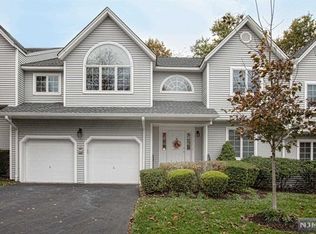 15 Drake Dr, Hillsdale, NJ 07642