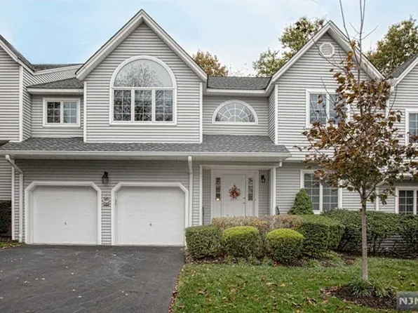 15 Drake Dr, Hillsdale, NJ 07642