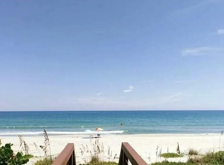 3.3 miles to Indiatlantic beach