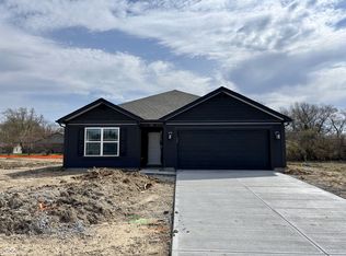 1704 N Winthrop Rd, Muncie, IN 47304