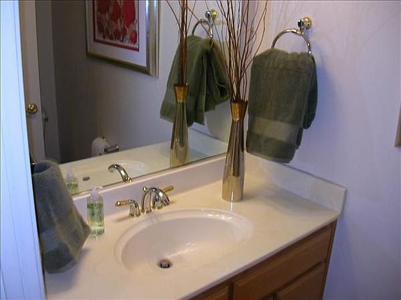 4th image of 653 Claret Ct