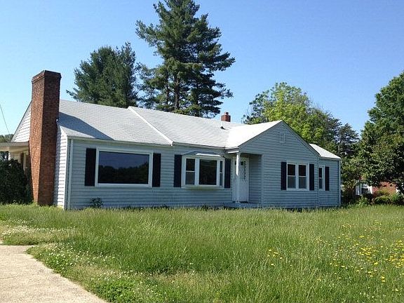 3rd image of 2283 Wentworth St