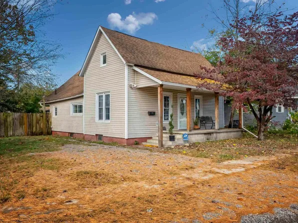 505 N 13th St, Herrin, IL 62948