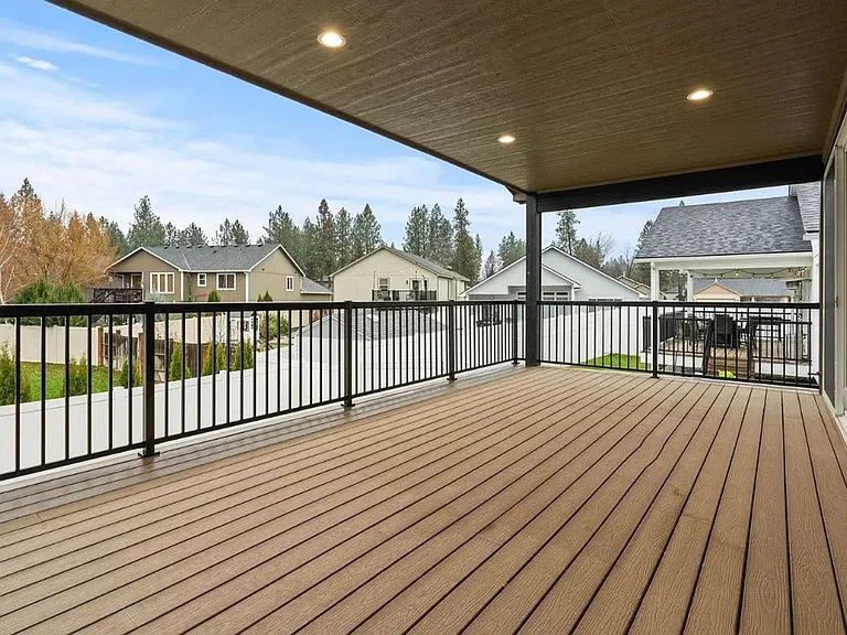16536 N Columbus Dr — Photo 4