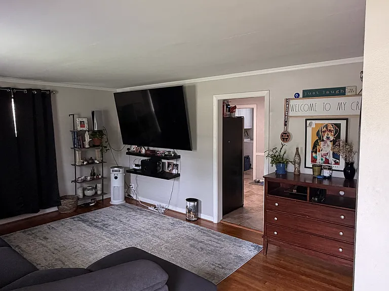 2313 Dickens Rd — Photo 6