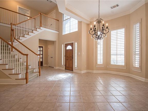 4th image of 215 The Hills Dr #7