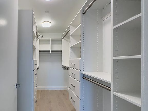 5th image of 212 W 95th St APT 17B