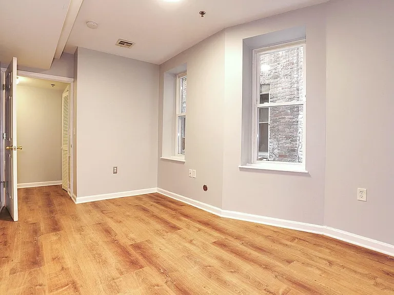 236 Van Horne St #1B — Photo 6