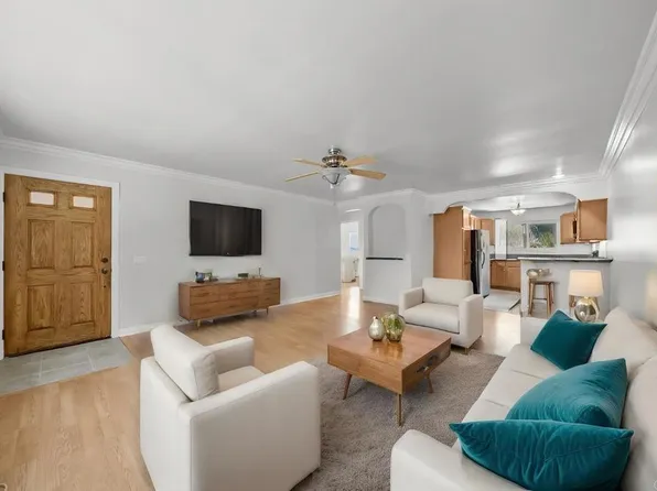 13695 Paseo Cardiel Unit 5, San Diego, CA 92129