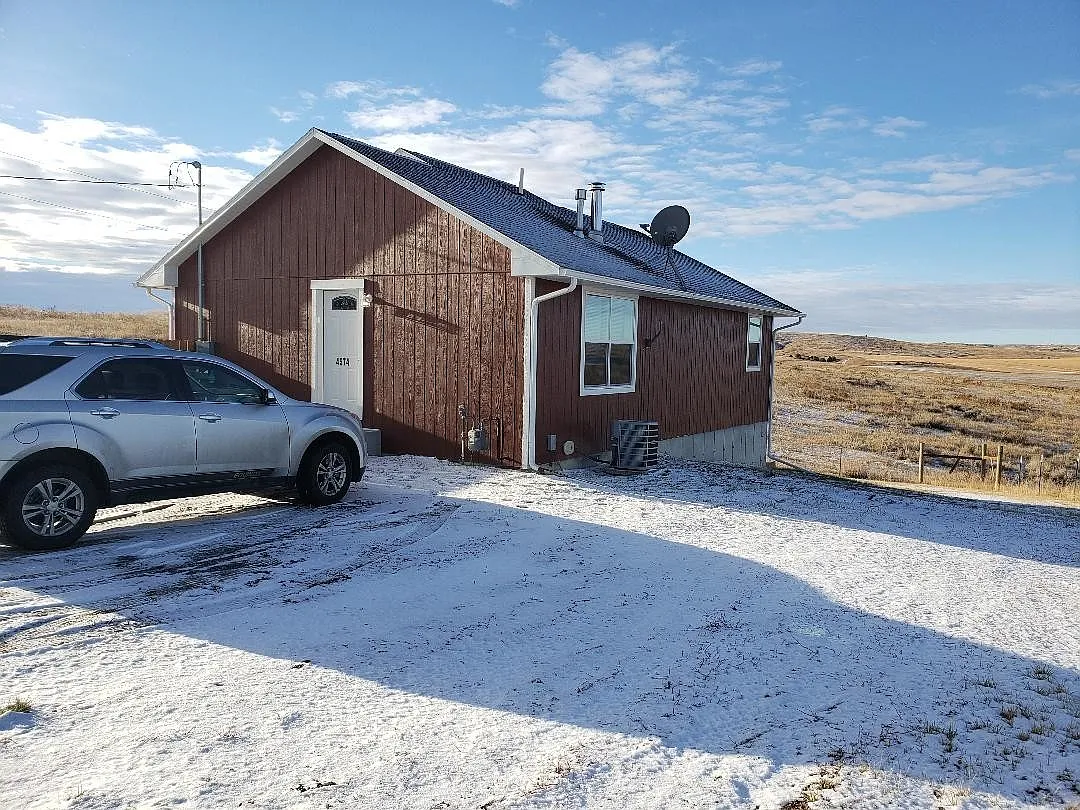 2 Bedroom Home on 4.7 Acres with Possibility of Horse Pasture! — Photo 2