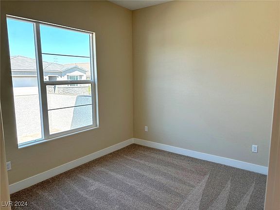 5th image of 10973 Doresta Ave