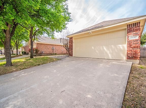 4th image of 807 Palomino Dr