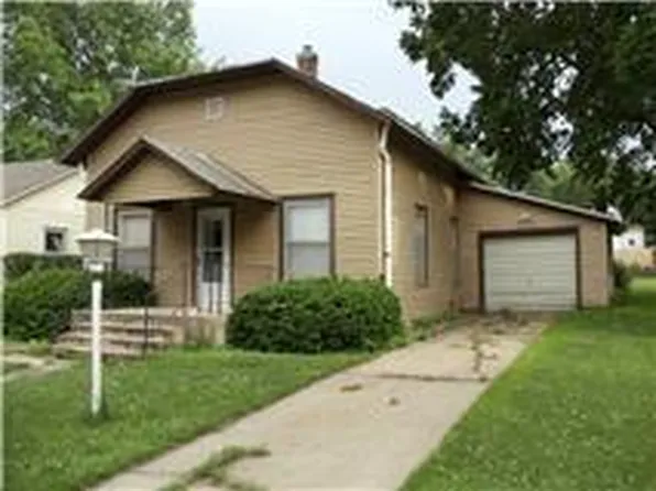 1213 13th St, Auburn, NE 68305