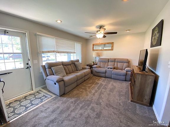 2nd image of 1201 Indian Rock Ln