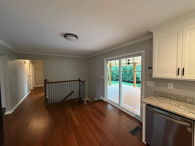2614 Woodsdale Ave — Photo 17