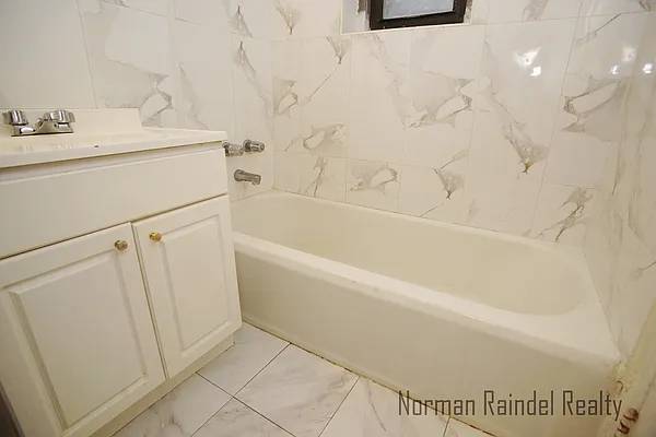 Rented by Norman Raindel, LREB | media 14