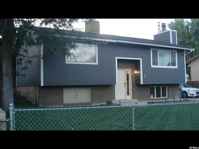 1st image of 5570 S Highwood Dr