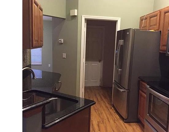 5th image of 305 SE 15th St