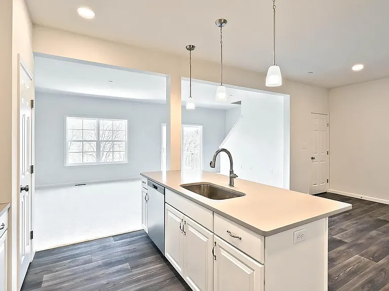 7884 Briarwood Dr — Photo 6